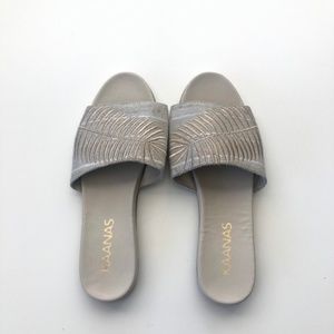 Kaanas Embroidered Linen Slide
